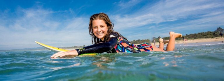 Entrenamiento de surf en piscina